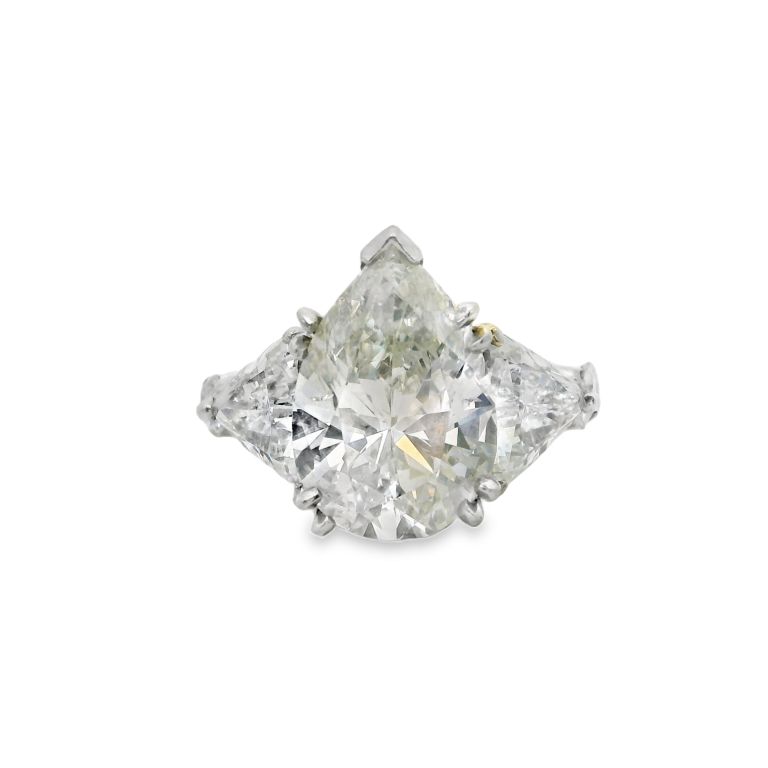 18K White Gold Pear Shaped Diamond Ring Set with One Pear Shaped Diamond (4.02ct)