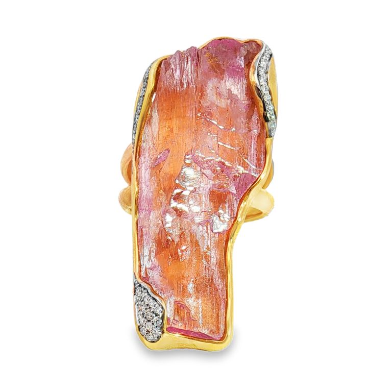 18K Yellow Gold Raw Kunzite Ring Set with One Raw Kunzite (31.28ct) and 23 Round Diamonds (0.30ctw) Size 6.75