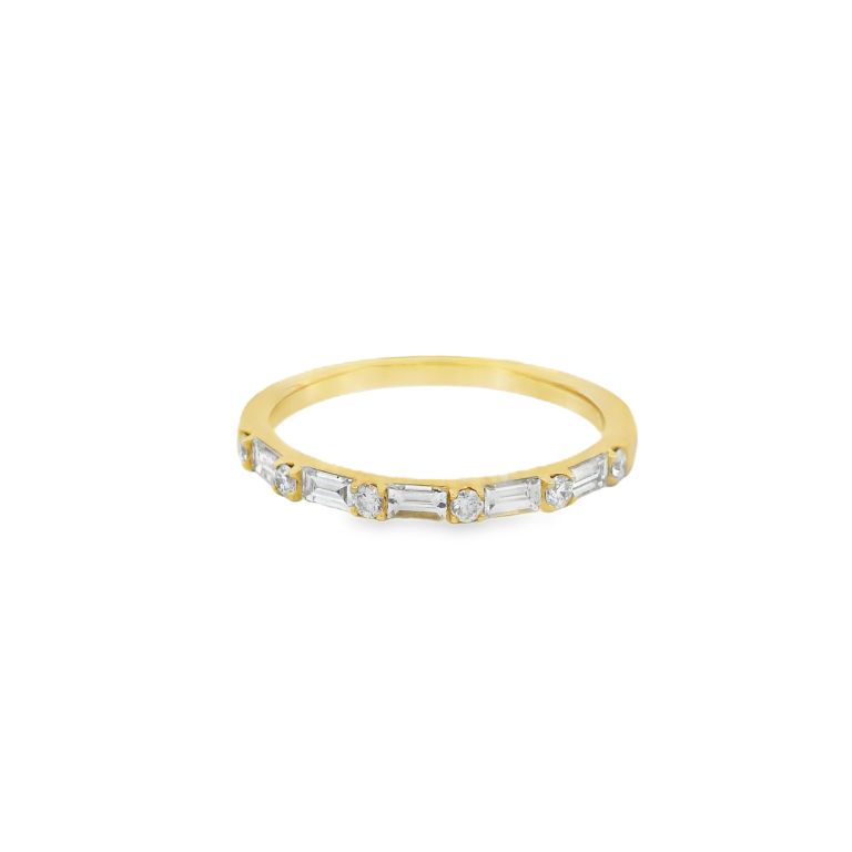 18k yellow gold mixed diamond ring set with 5 Round diamonds (0.10ctw) and 6 tapered baguette diamonds (0.32ctw). Sized for finger size 6.5.