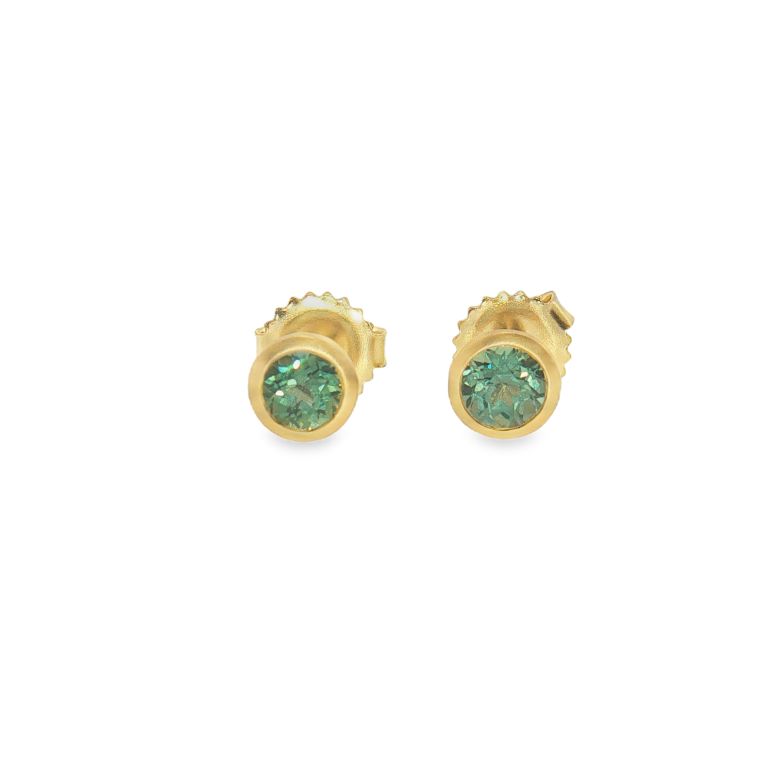 Pair of 18k yellow gold earrings set with two Round cut Green Sapphires (0.91ctw) in yellow gold bezel settings