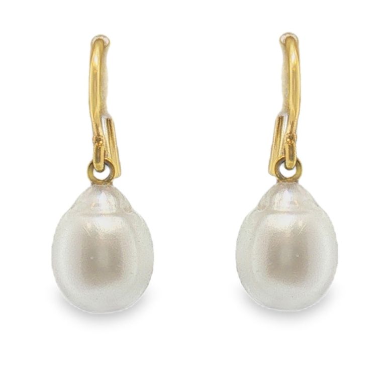 Pair of 18k yellow gold Freshwater cultured pearl earrings set with two Round pearls (9-10mm)