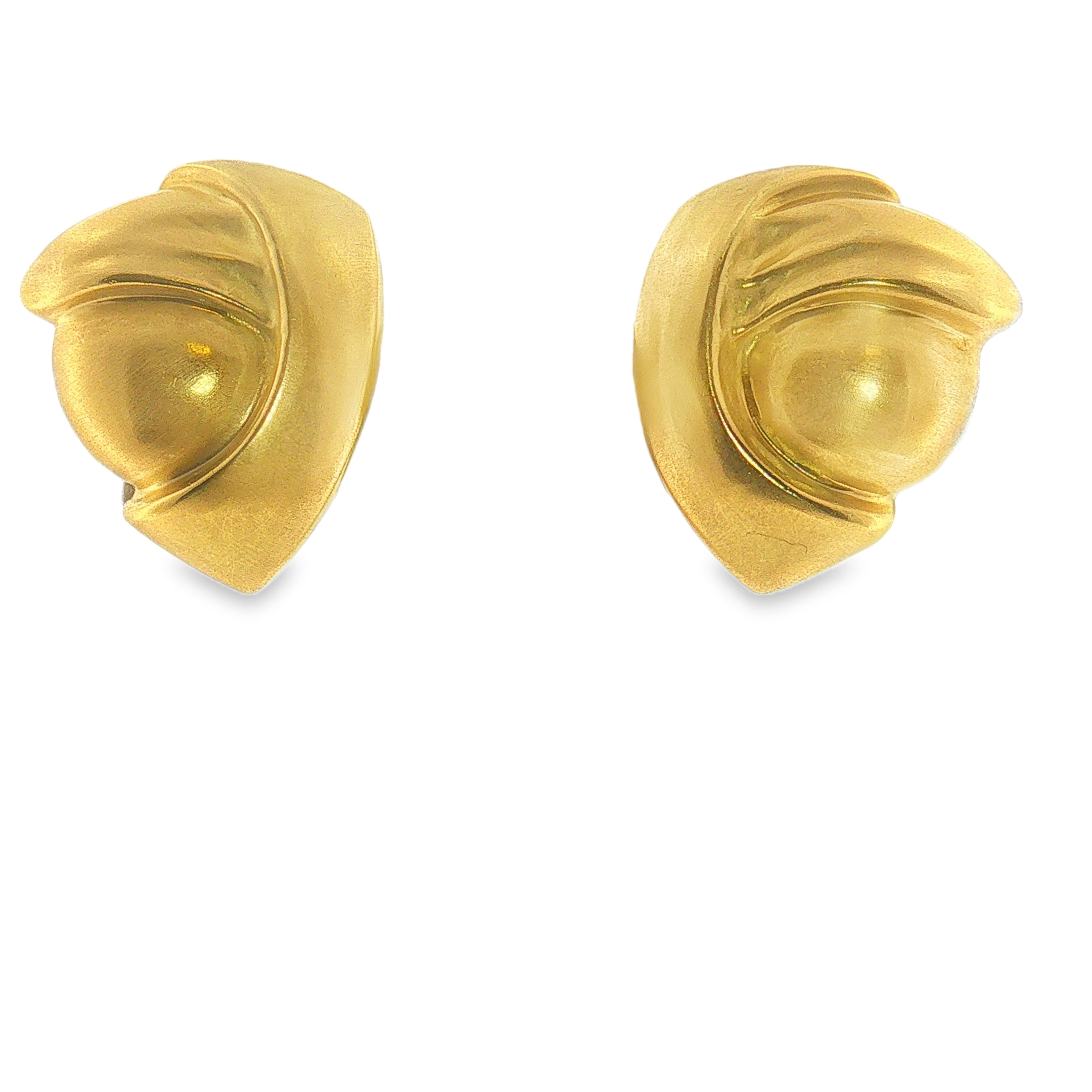 Pair of 18k yellow gold abstract earclips.