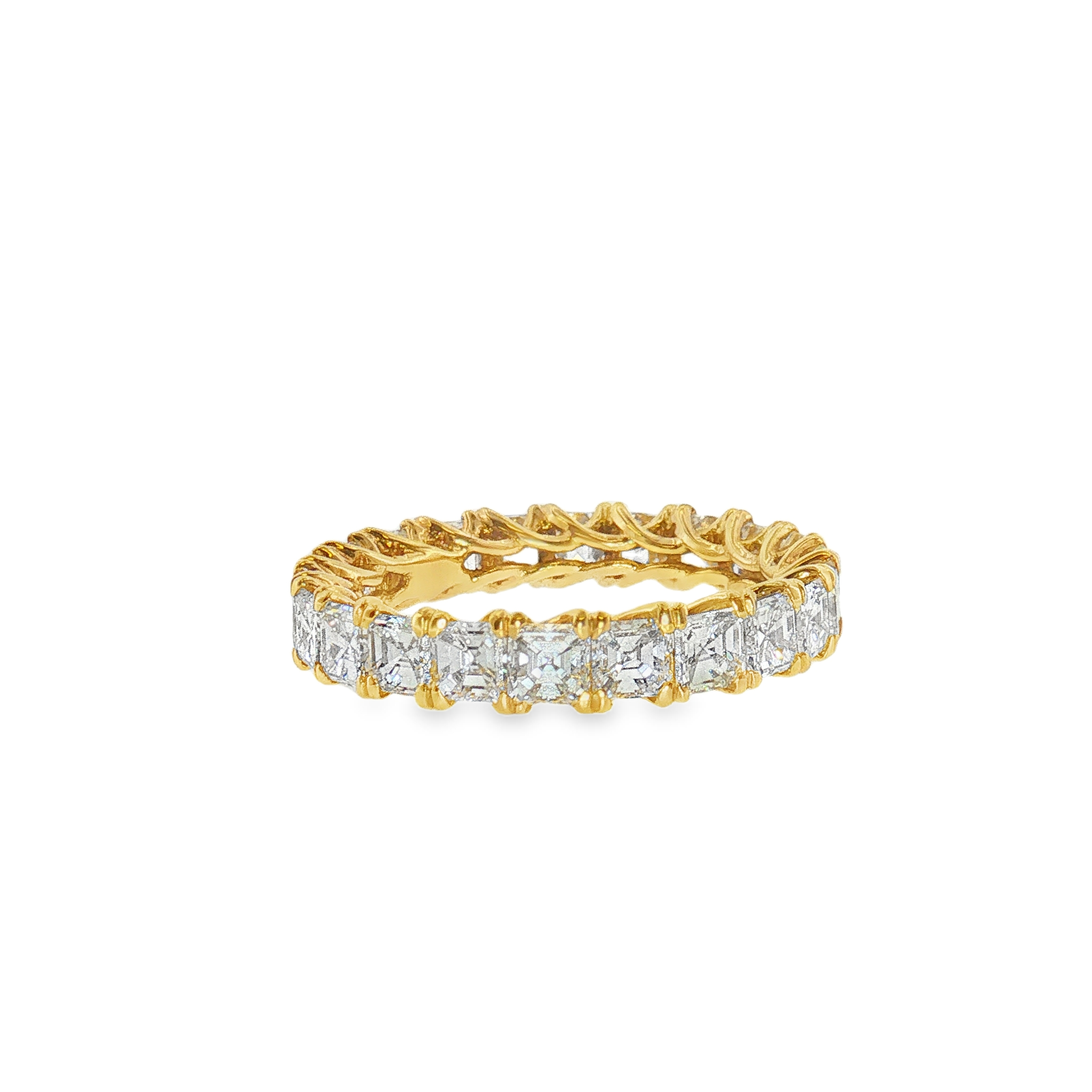 18k yellow gold diamond eternity band set with 22 Asscher cut diamonds (VS-SI) (3.26ctw).