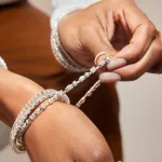 Diamonds that
s t r e t c h. @demegliojewelry